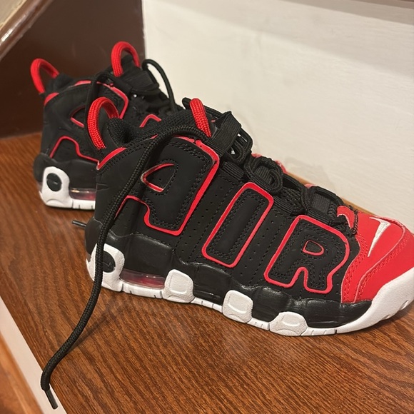 Nike Air More Uptempo 96 RED TOE boys sneaker size 12C excellent PO condition - Picture 5 of 13